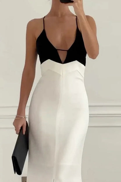 Elegante vestido con tirantes divididos en contraste