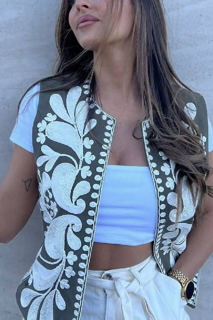 Chaqueta bordada sin mangas 