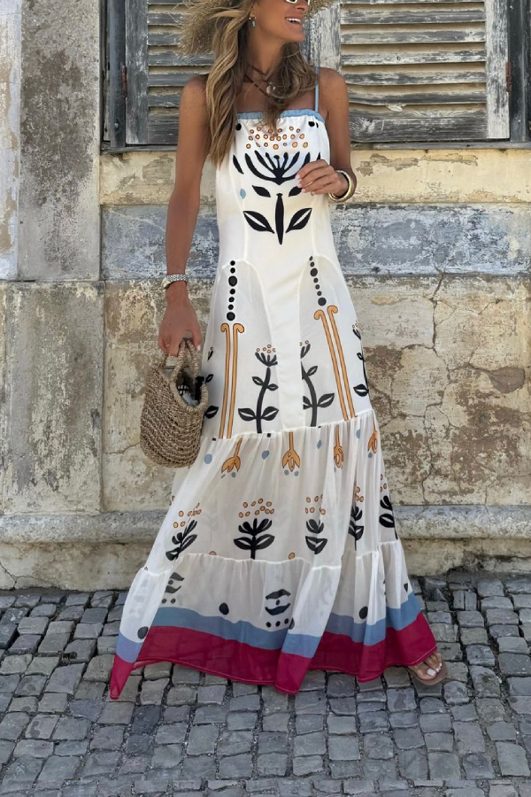 Vestido blanco de cuello plano con estampado de patchwork y dobladillo suelto con tirantes