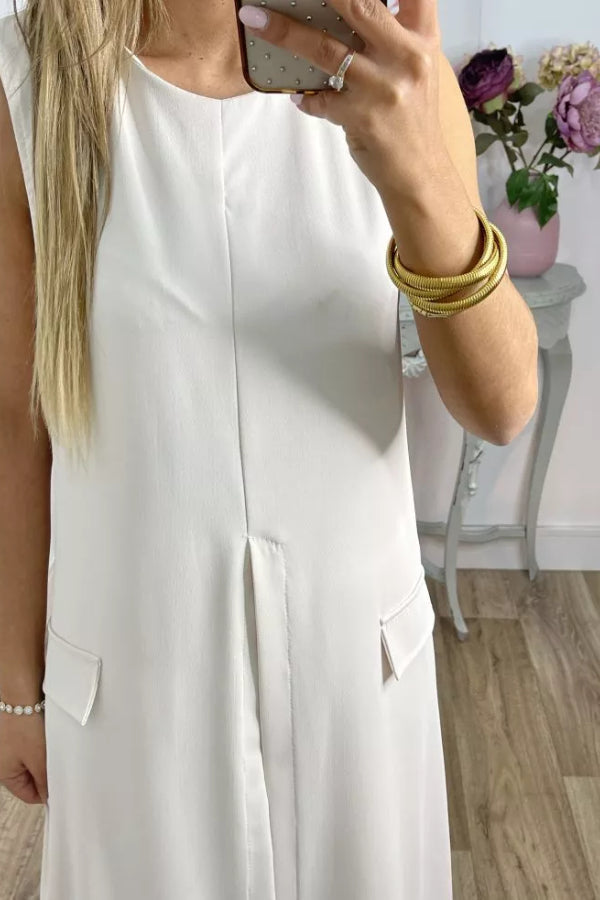 Traje blanco sin mangas
