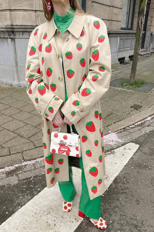 Abrigo largo con estampado de frutas de moda, gabardina color cereza 