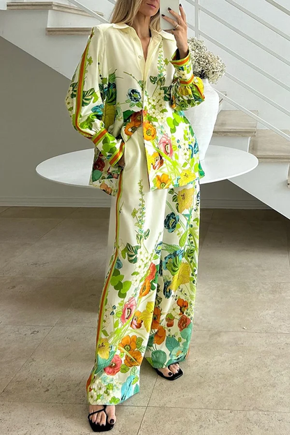 Pantalones anchos con bolsillos y cintura elástica en la espalda con estampado floral de satén