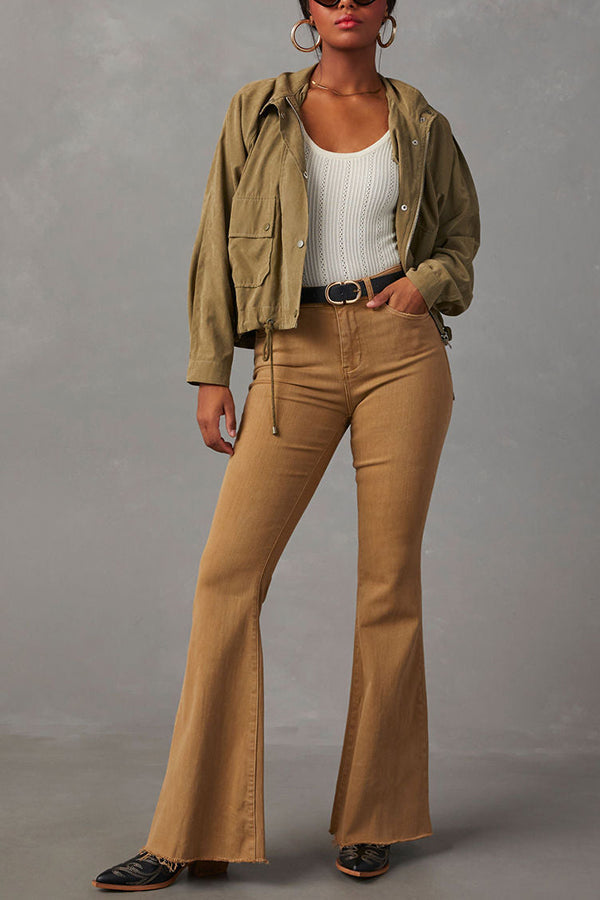 OTOÑO DENIM DE TIRO ALTO Y PANTALÓN ACAMPANADO