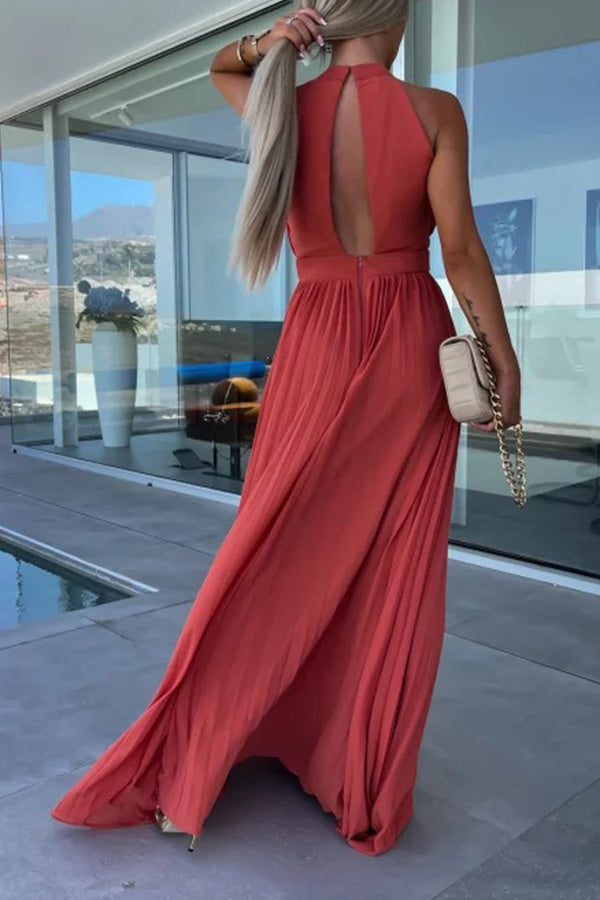 Vestido plisado con cuello halter