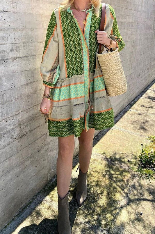 Vestido mini holgado con botones y estampado étnico estilo vacaciones 