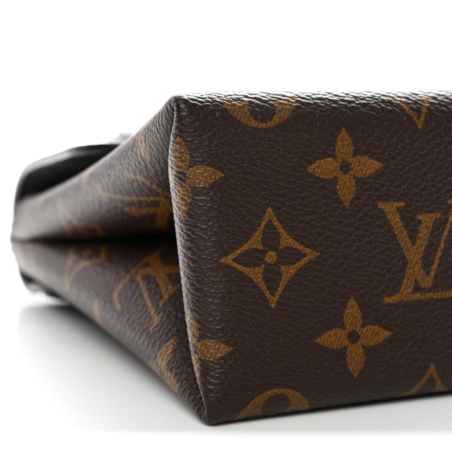 Monogram Locky BB Black