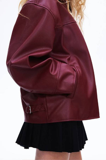 Chaqueta de cuero con solapa, manga larga, bolsillo y cremallera