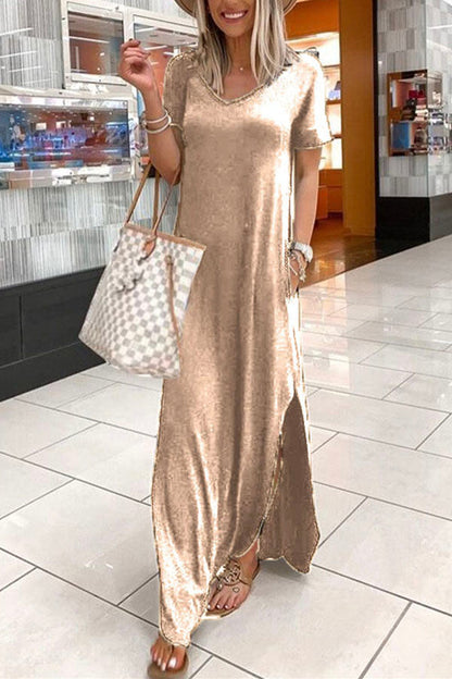 VESTIDO IRREGULAR CON CUELLO EN V Y ABERTURA ACOGEDOR