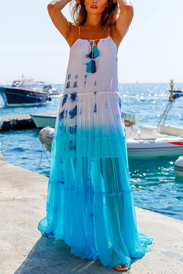 Vestido largo con cuello halter y borlas con estampado degradado de Island Evenings
