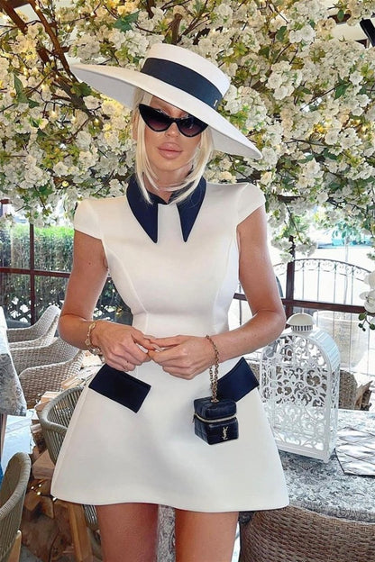 Vestido mini de poliéster con mangas cortas en contraste Adela 