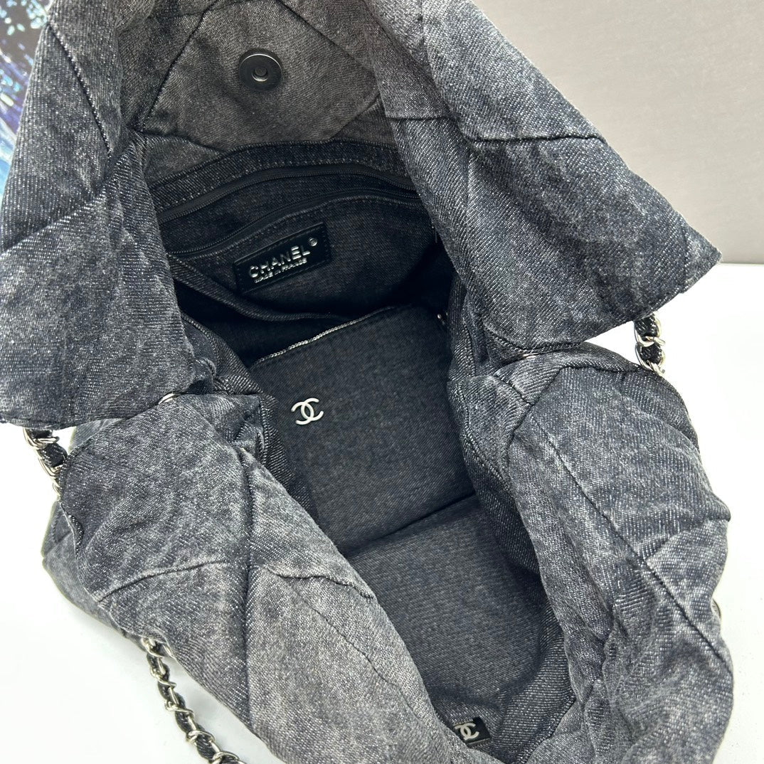 Chanel Tote Bag