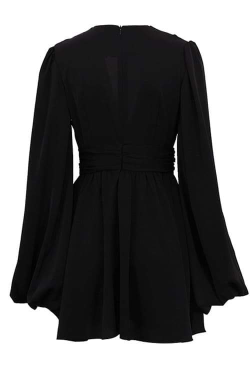 Vestido mini Amelia con escote en V profundo 