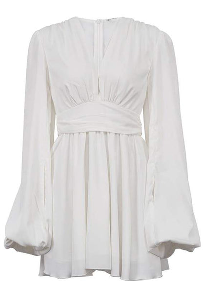 Vestido mini Amelia con escote en V profundo 