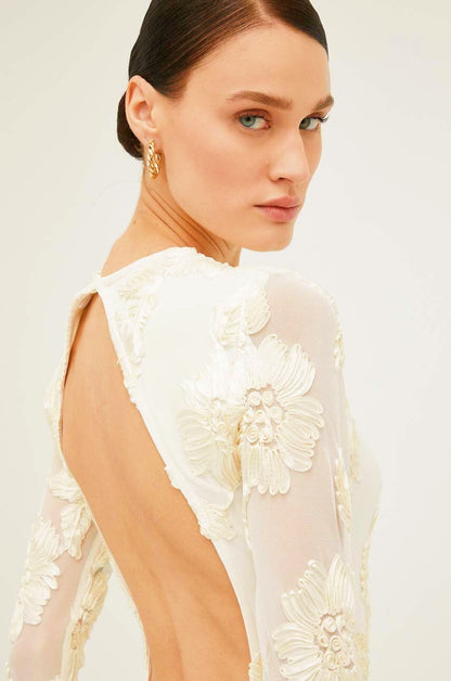 Vestido mini de malla con espalda descubierta y bordado Aurora 