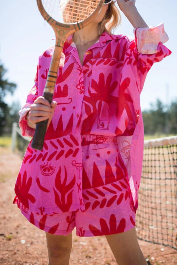 Conjunto de camisa con bolsillo estampado y pantalones cortos con cintura elástica de Altos Unique