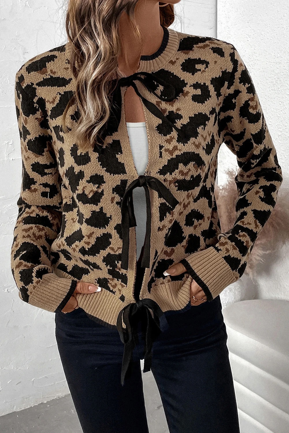 Cárdigan de punto con lazo y estampado de leopardo marrón