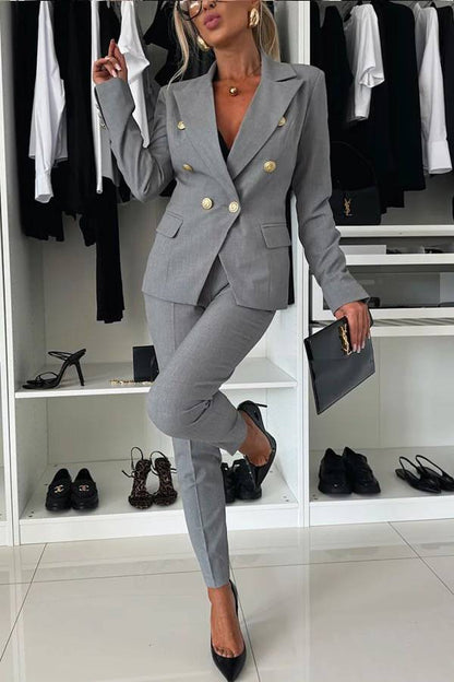 Pantalones cónicos de tiro alto con bolsillos que ofrecen una sensación de confianza