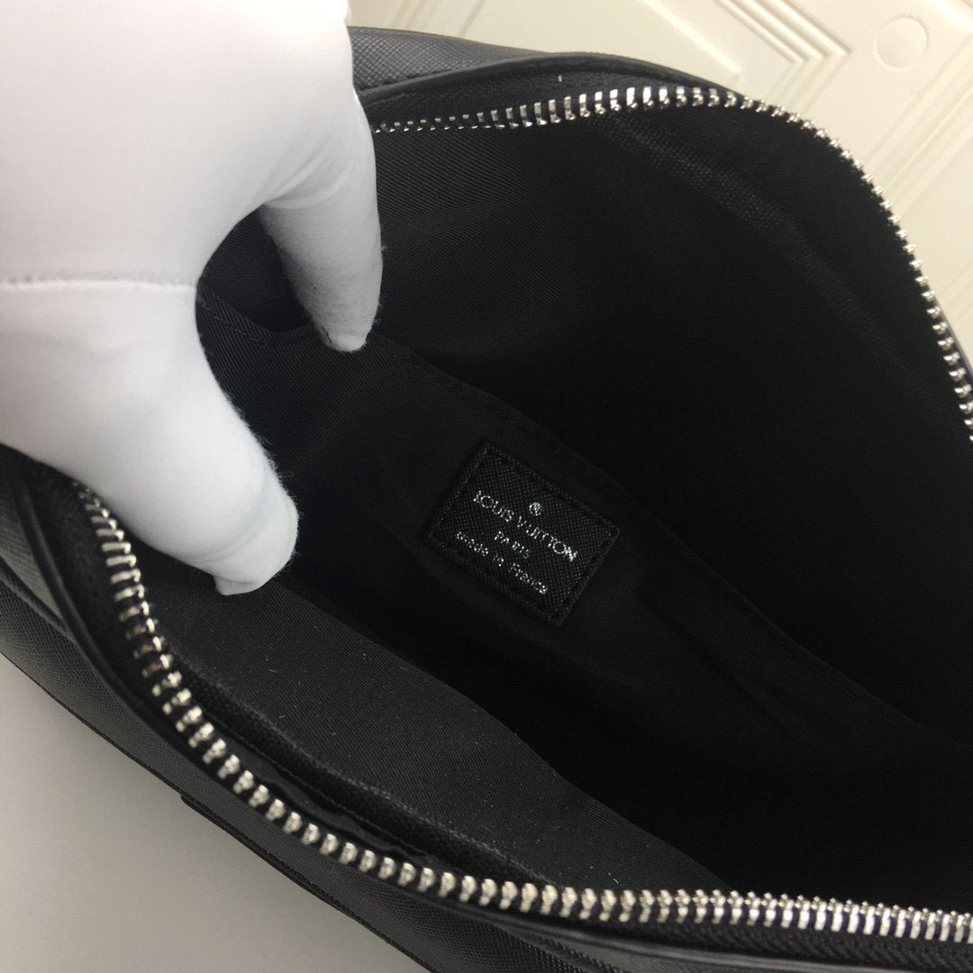 Louis Vuitton M30233 Outdoor