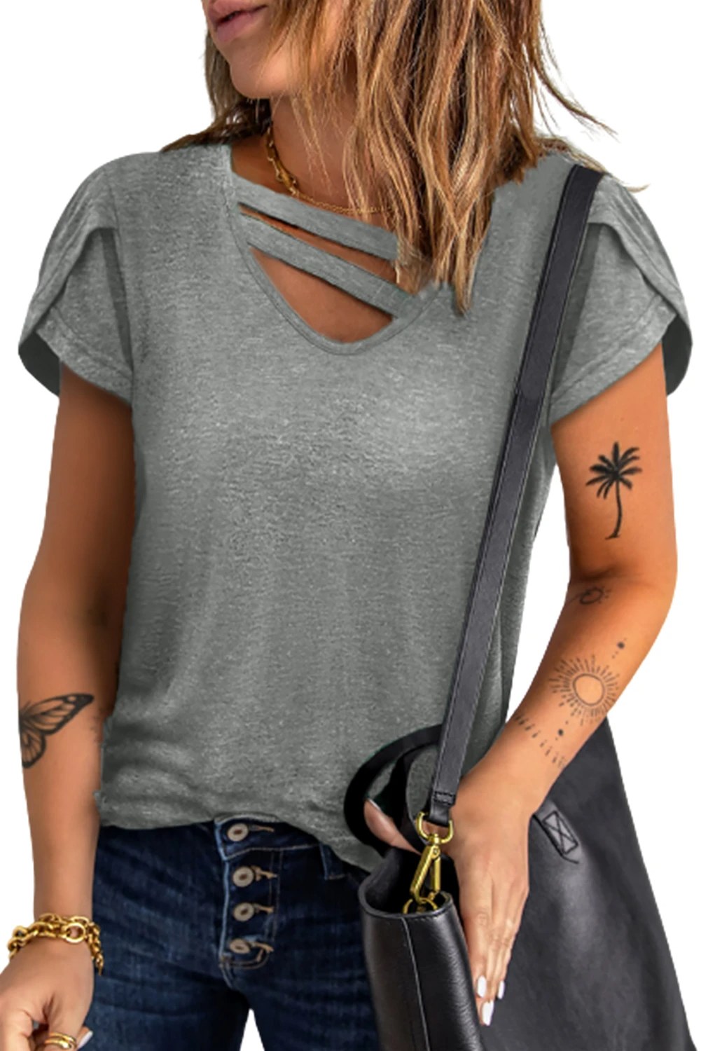 Camiseta informal de color liso con cuello recortado
