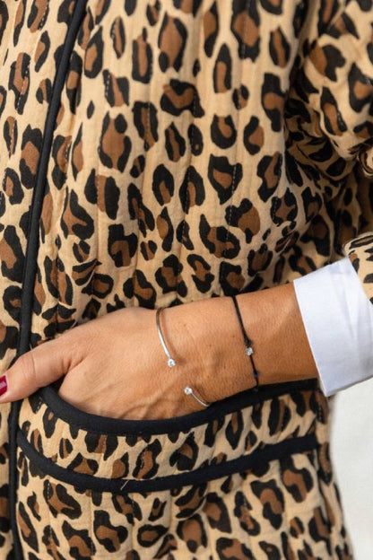 Chaqueta acolchada con estampado de leopardo