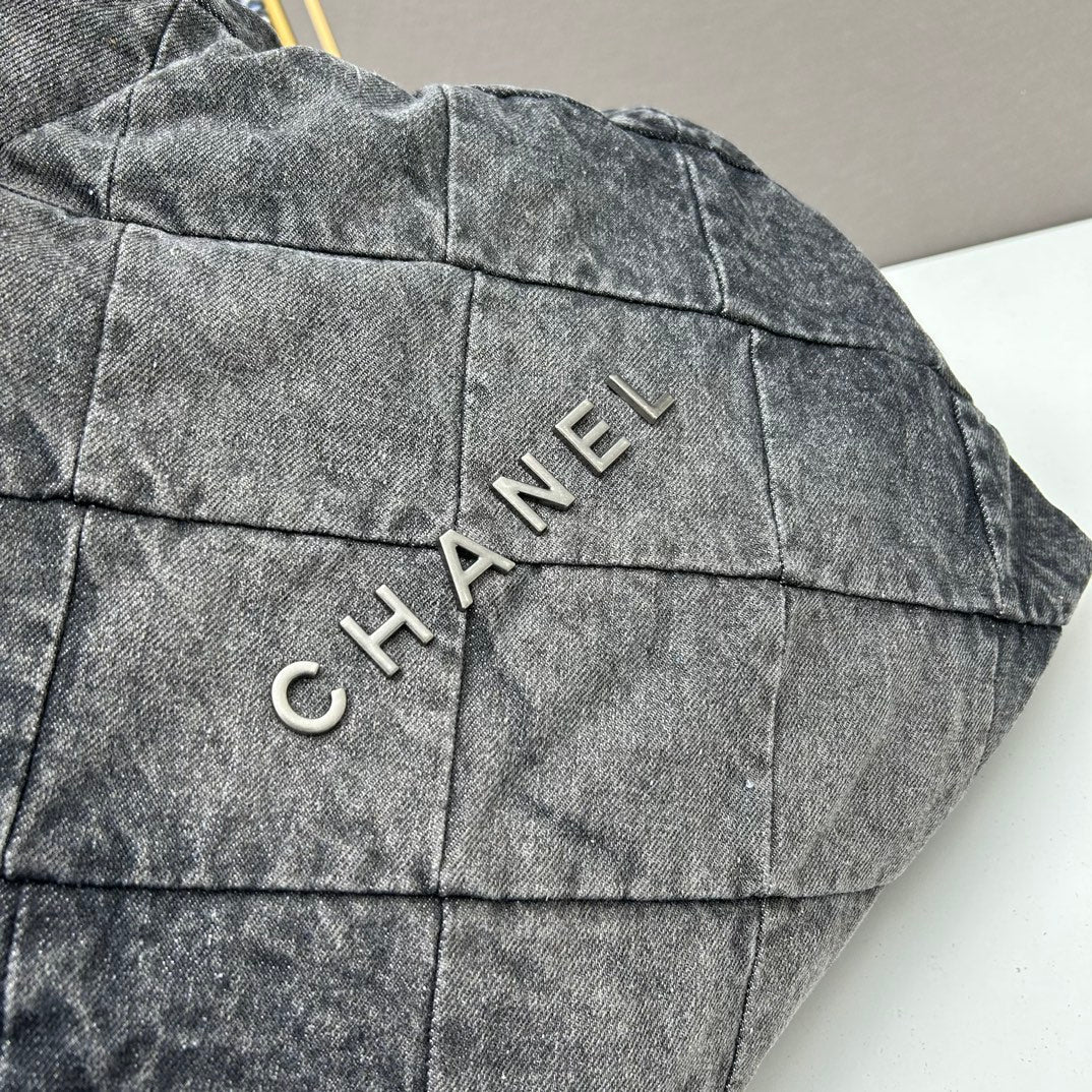 Chanel Tote Bag