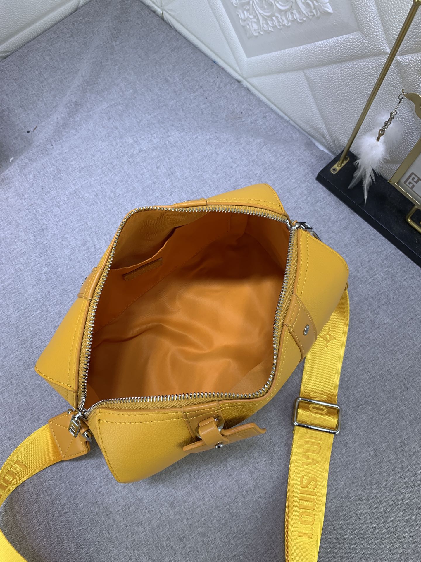 Louis Vuitton 21437 City Keepall Bag
