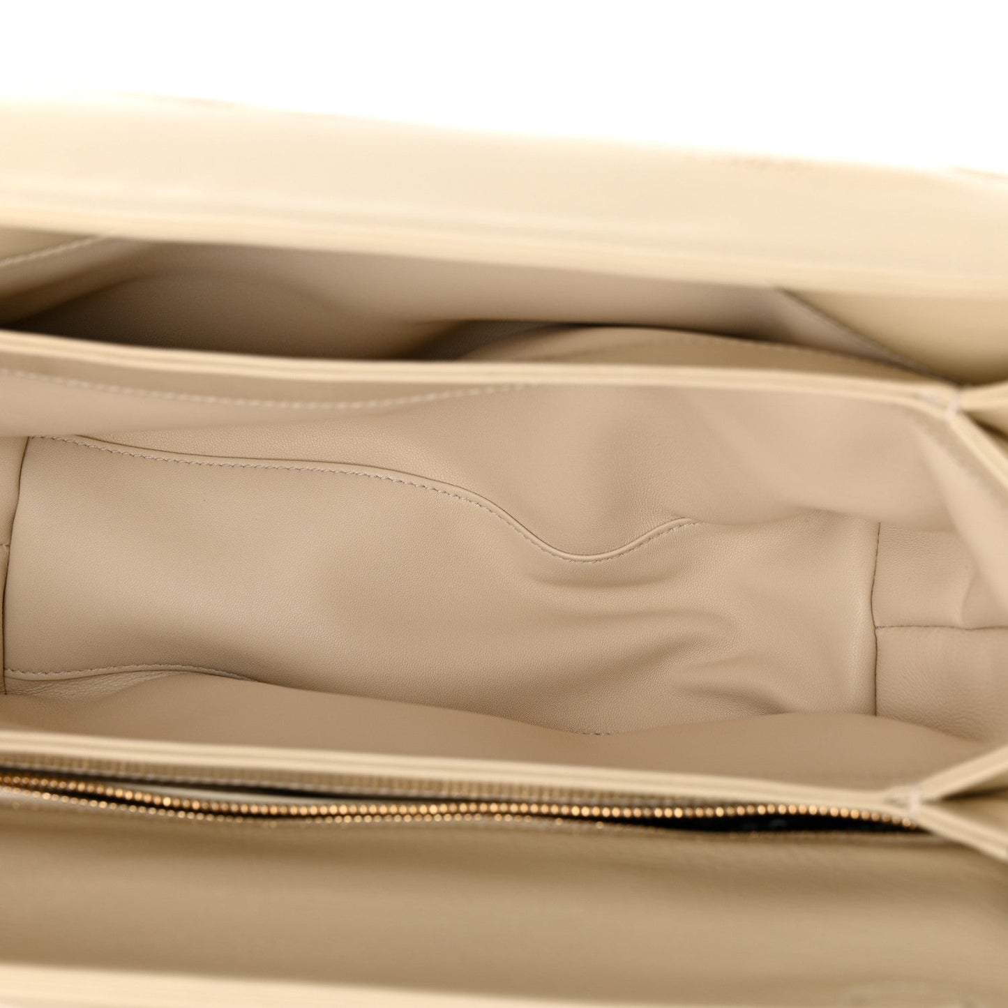 Skipper Calf Ultralight GG Soft Small Chain Bag Ivory
