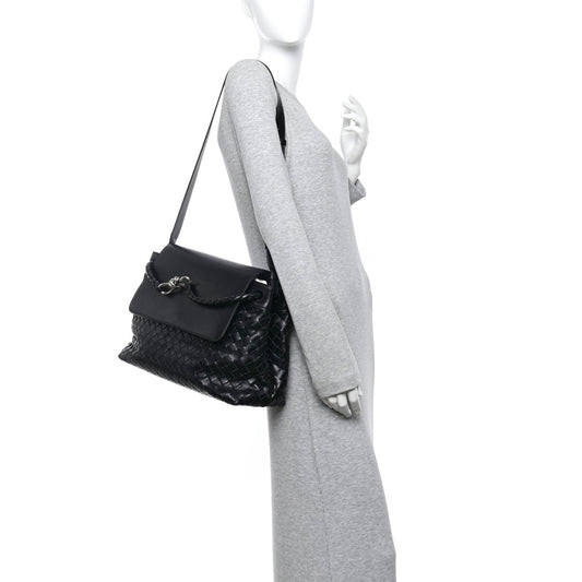 Calfskin Intrecciato Medium Andiamo Messenger Bag Black