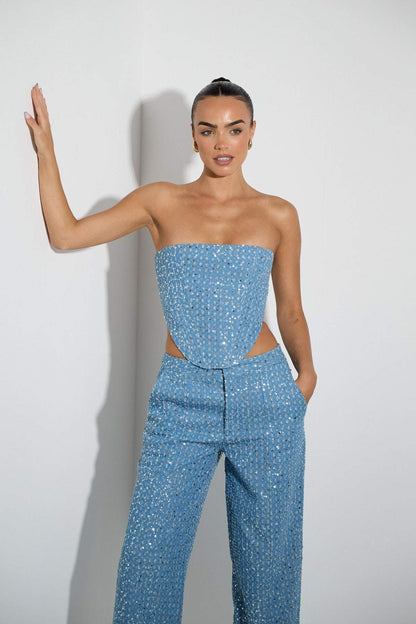 Conjunto de pantalones vaqueros con lentejuelas de Belinda 