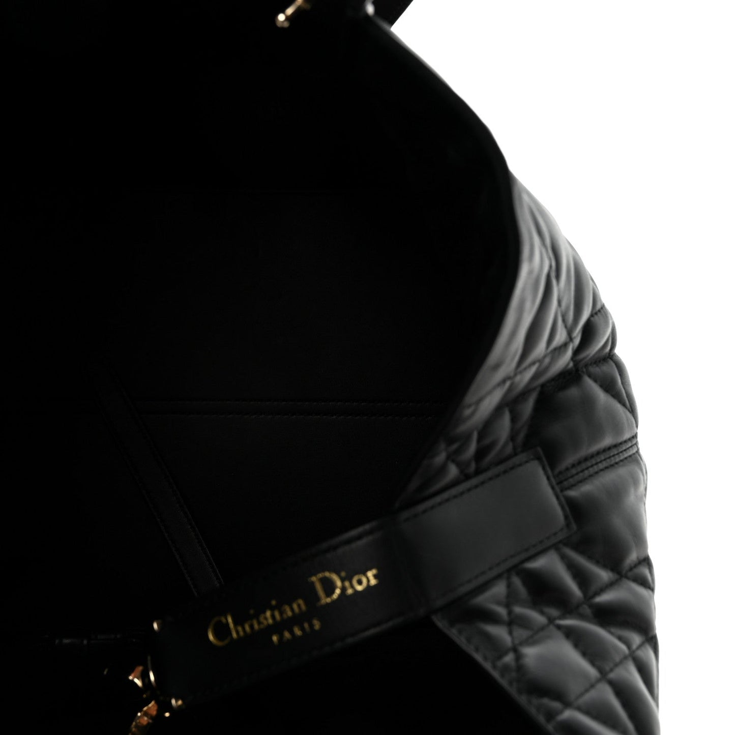 Calfskin Macrocannage Medium Toujours Black
