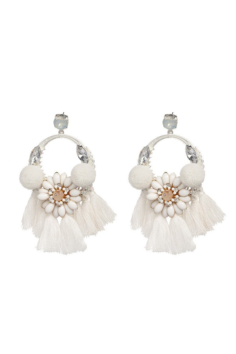 Pendientes bohemios con cuentas y flecos 