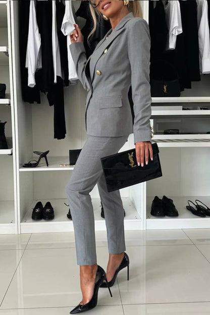 Pantalones cónicos de tiro alto con bolsillos que ofrecen una sensación de confianza