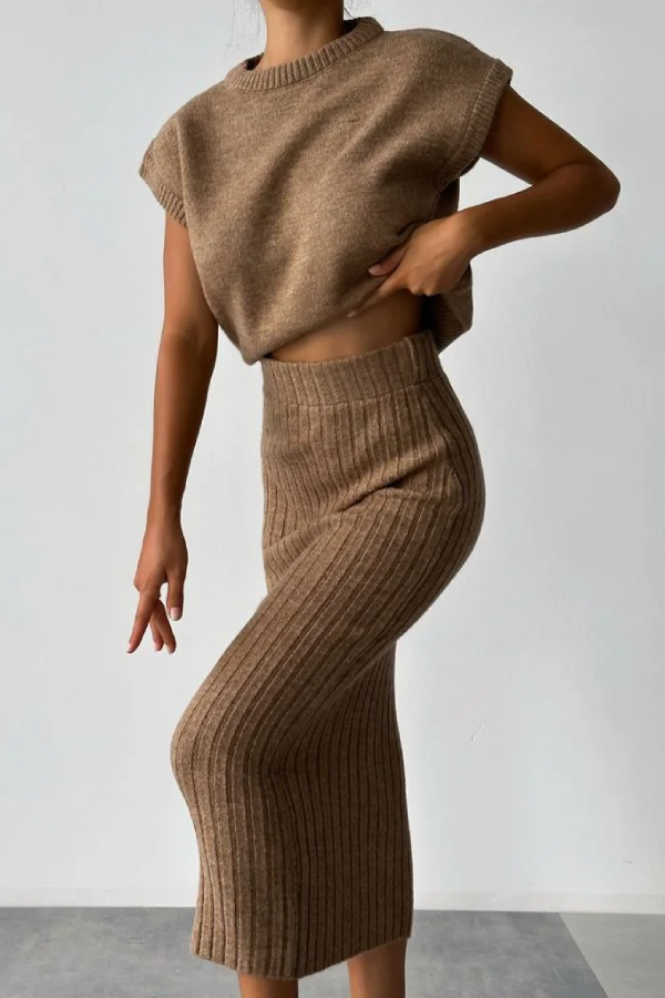 Conjunto de dos piezas de chaleco sin mangas y falda de punto