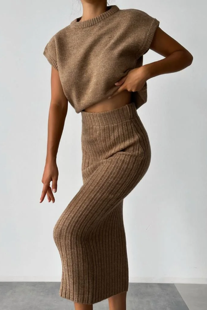 Conjunto de dos piezas de chaleco sin mangas y falda de punto
