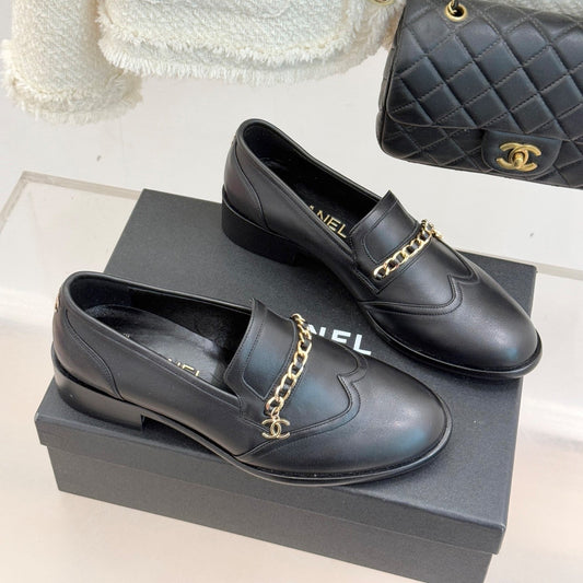 CC 25s Double C Buckle Loafers Black Calfskin 557704