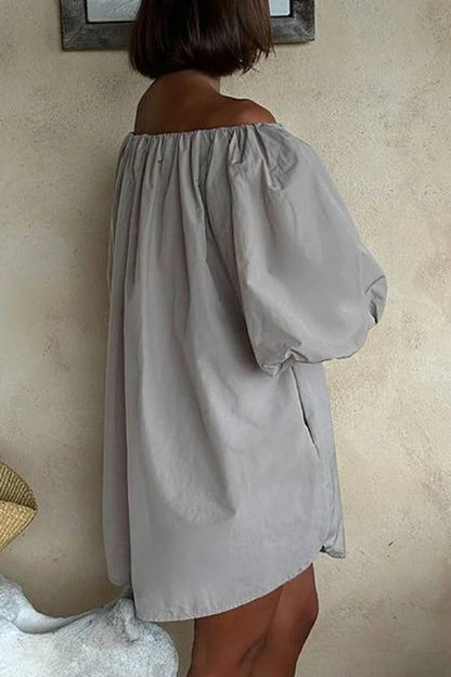 Vestido casual holgado con hombros descubiertos y lisos