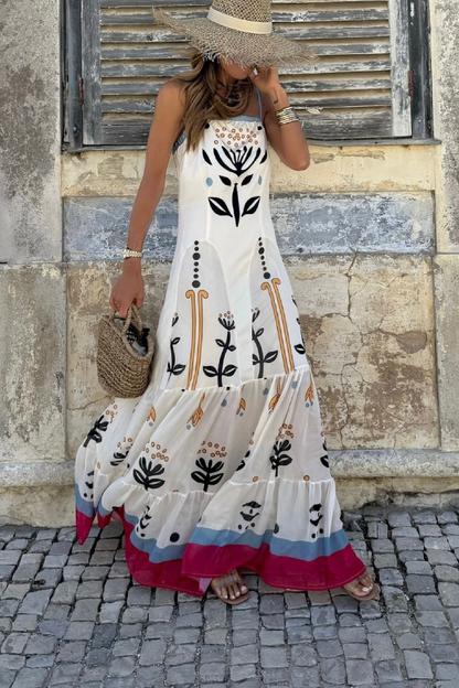 Vestido blanco de cuello plano con estampado de patchwork y dobladillo suelto con tirantes