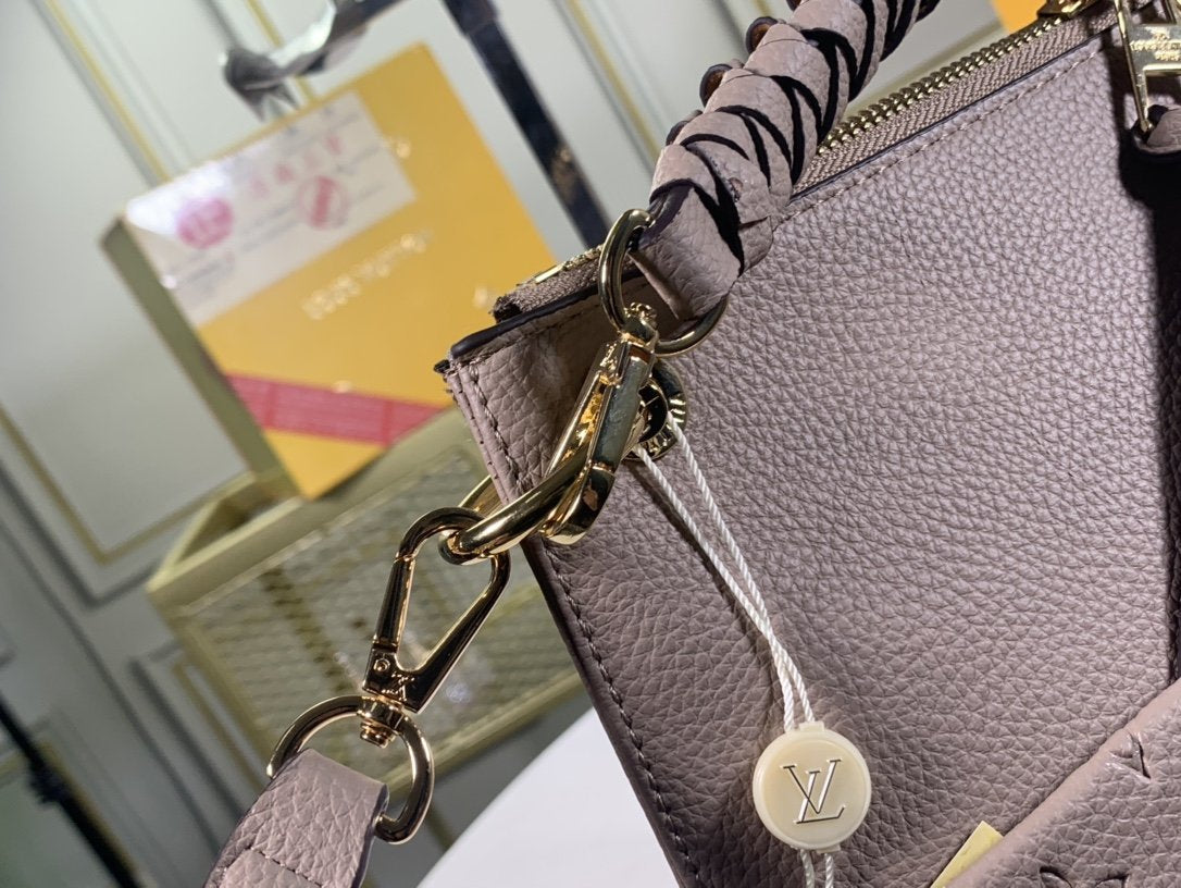 Louis Vuitton Maida Hobo
