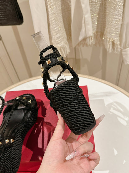 Rockstud Flatform Sandal 10mm In Black Calfskin And Nylon Rope  829393