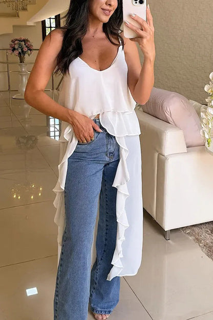 Top holgado irregular con volantes y cuello en V de color liso