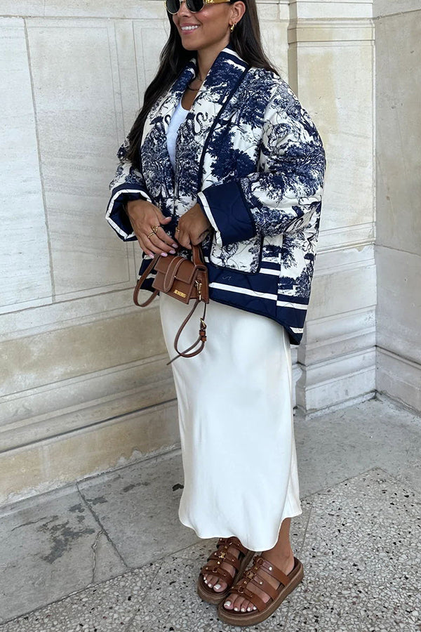 Chaqueta tipo kimono de algodón acolchado con bolsillo y estampado de tinta de porcelana con canciones románticas 