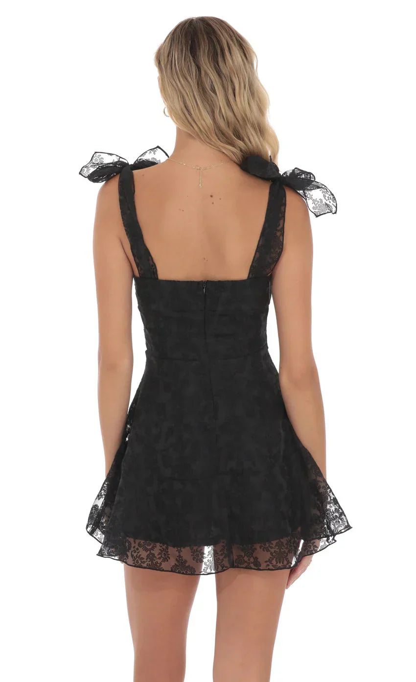 Motif Pattern A-line Dress in Blac