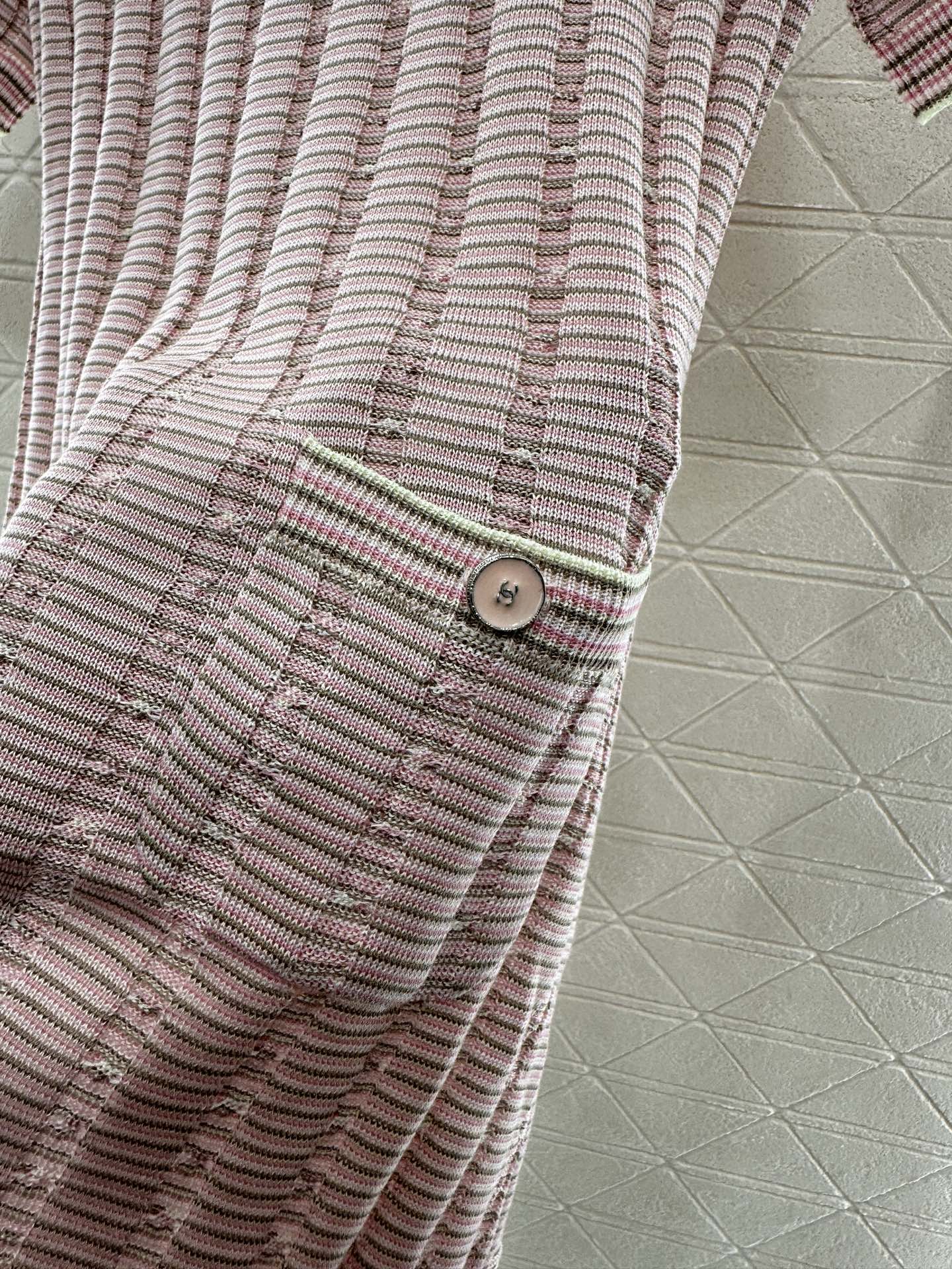 CHANEL KNIT CASHMERE SHORT SLEEVE DRESS STYLE 277
