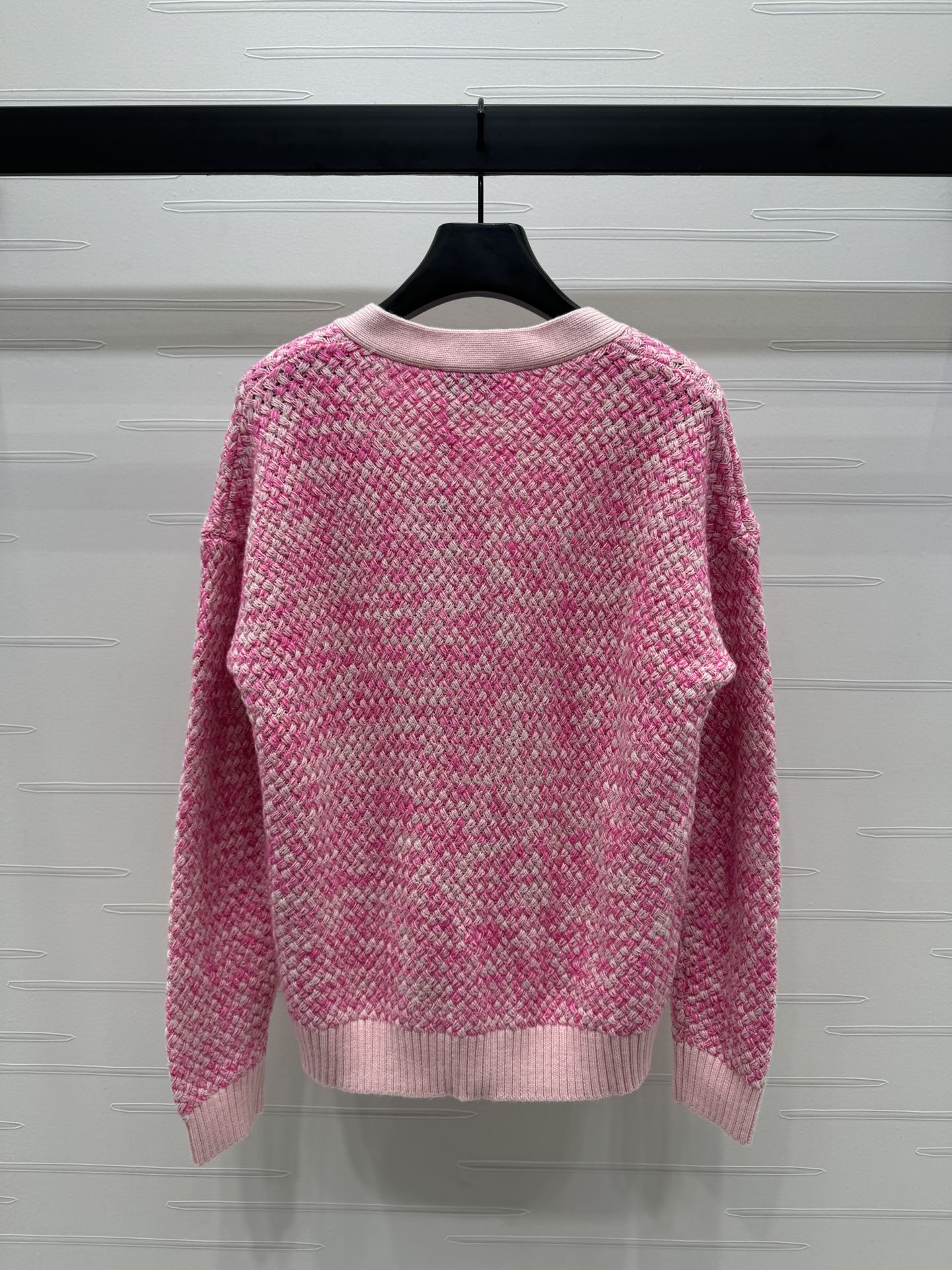 CC 25 Contrast Color V-Neck Cardigan 5 Brooch Pink Wool 305405
