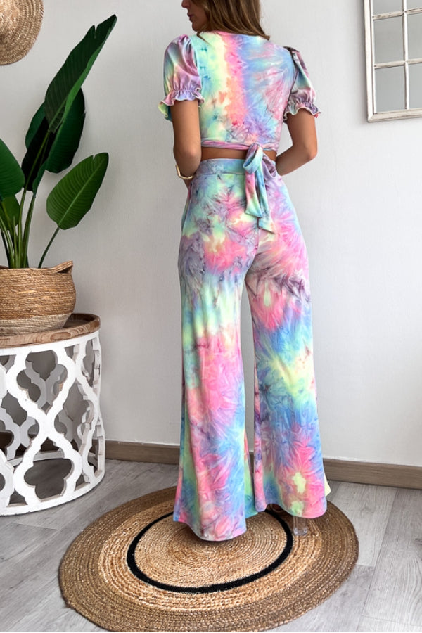 Conjunto de top corto con cuello en V y mangas cortas con estampado floral, cintura elástica y pantalones de pierna ancha 