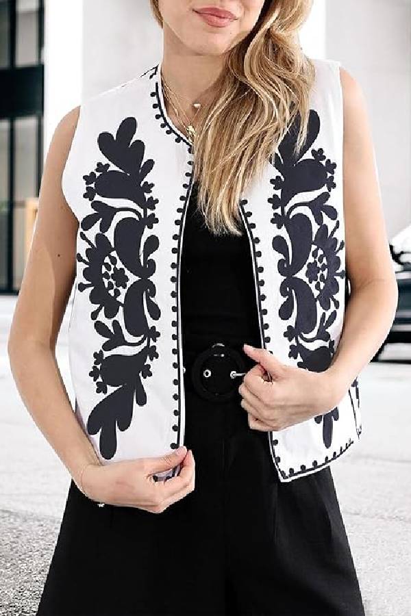 Chaqueta bordada sin mangas 
