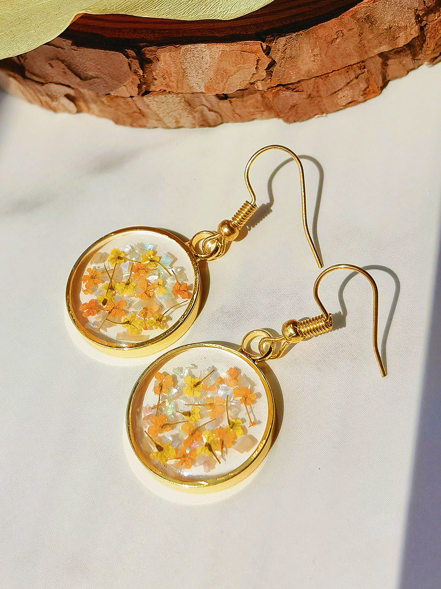Pendientes de flores prensadas - Resina de lirio amarillo 