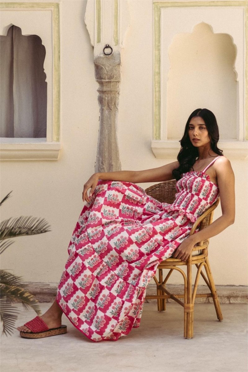 Vestido largo de tirantes con estampado floral Damla 