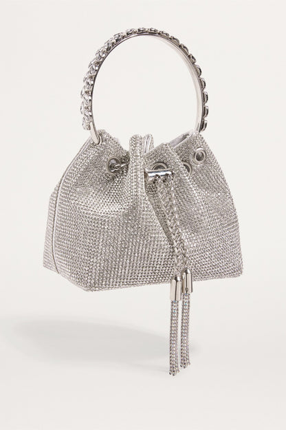 Bolso tipo cubo adornado con cristales 