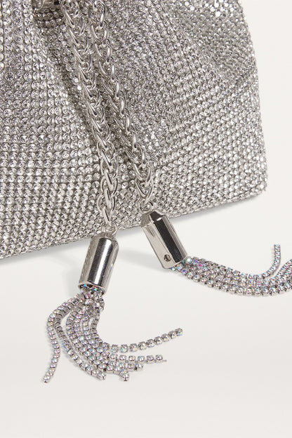 Bolso tipo cubo adornado con cristales 